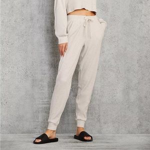 Alo Yoga Muse Sweatpant in Bone Heather